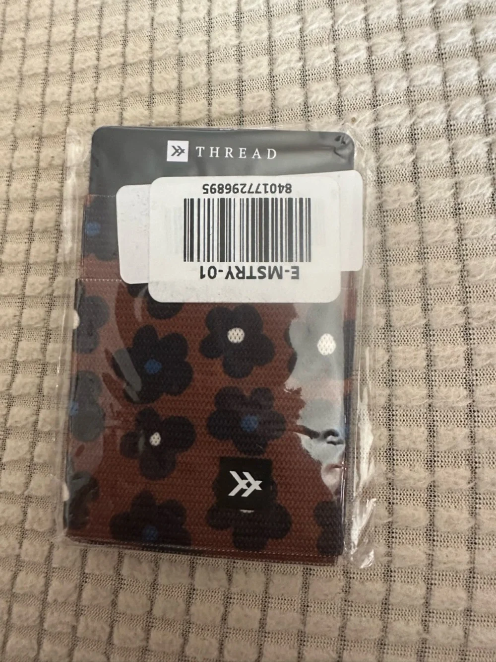 Threads Brown Floral Card Holder - Picture 2 of 2